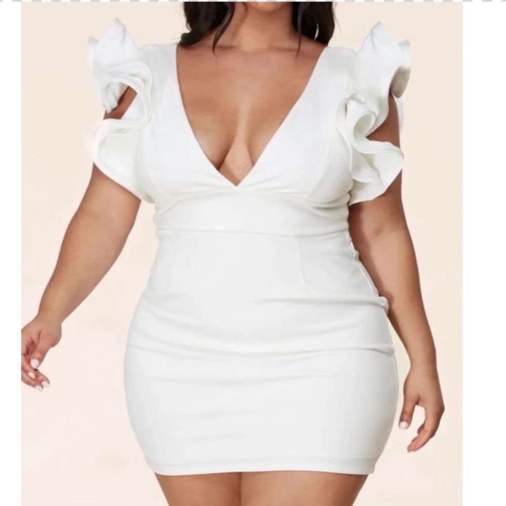 CRÈME DE LA CRÈME Dress (2nd Picture Displays Back)